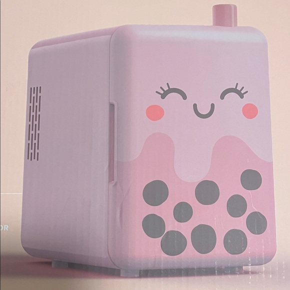 Adorable Pink Boba Tea Mini Beauty Fridge NEW IN BOX - Picture 7 of 8